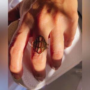 NWT STAINLESS STEEL FOLD Elegant Gold Geometric Ring SIZE 8. Láser cut pattern